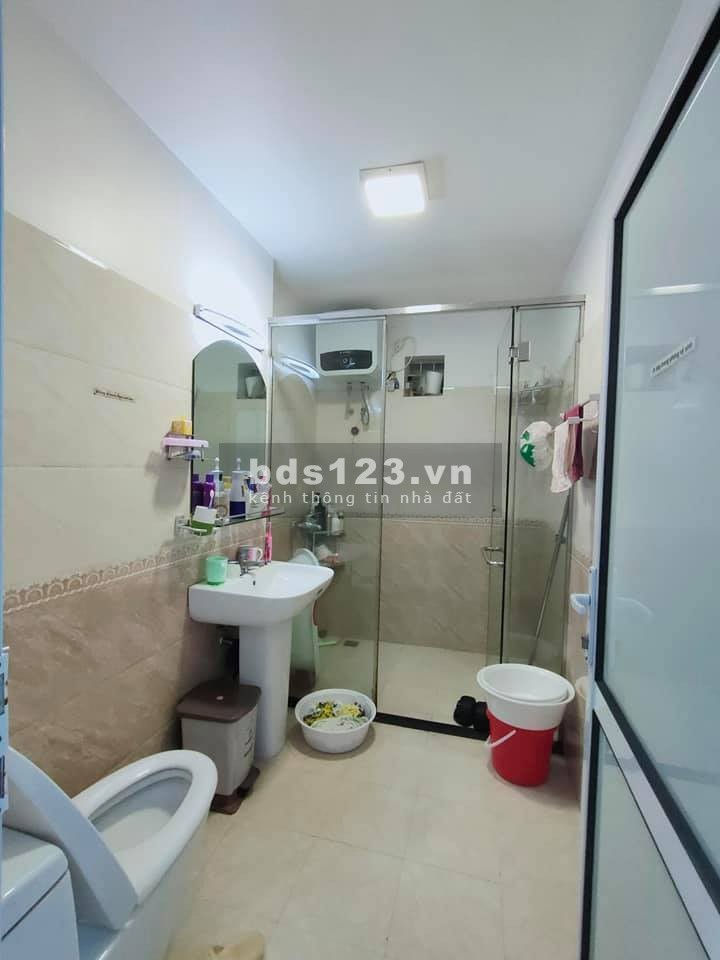 Bán nhà phố Lê Văn Lương 75m2 4 tầng giao thông thuận tiện vô vàn tiện ích giá nhỉnh 7 tỷ