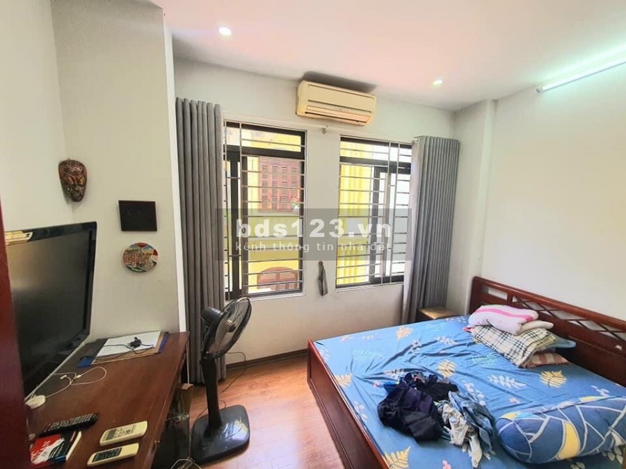 Bán gấp nhà Giáp Bát! Lô góc, gần phố, ba gác đua, nhà đẹp 43m2 nhỉnh 4 tỷ