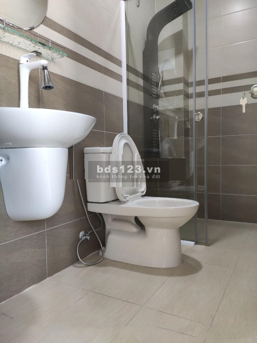 Nhà mới hẻm xe tải Bà Hom Quận 6. Sàn BTCT diện tích 4x10M giá 6,2 tỷ