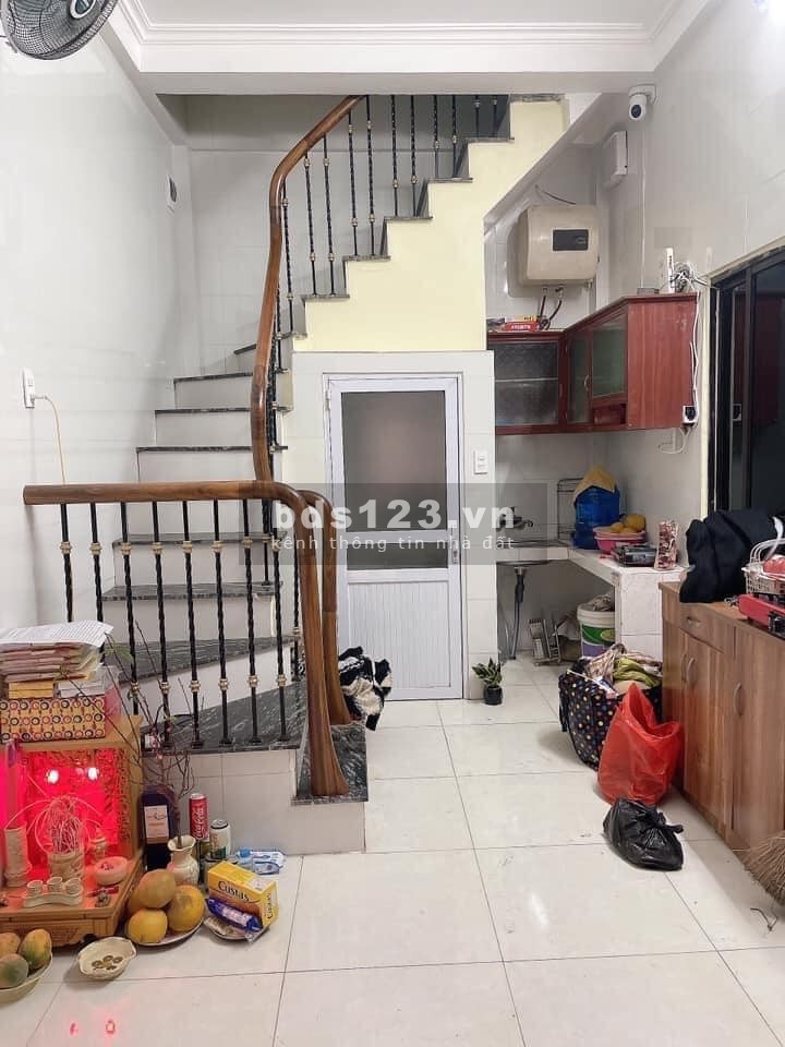Bán gấp nhà Trần Khát Chân, 5 tầng, 2 mặt thoáng tặng nội thất, giá 1.85 tỷ