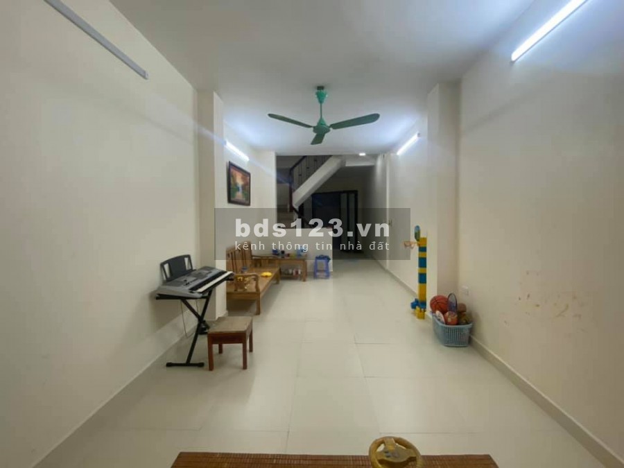 Bán nhà Cát Linh: 35m2x5T 4m mặt tiền ô tô gần dân trí cao giá 4.5 tỷ