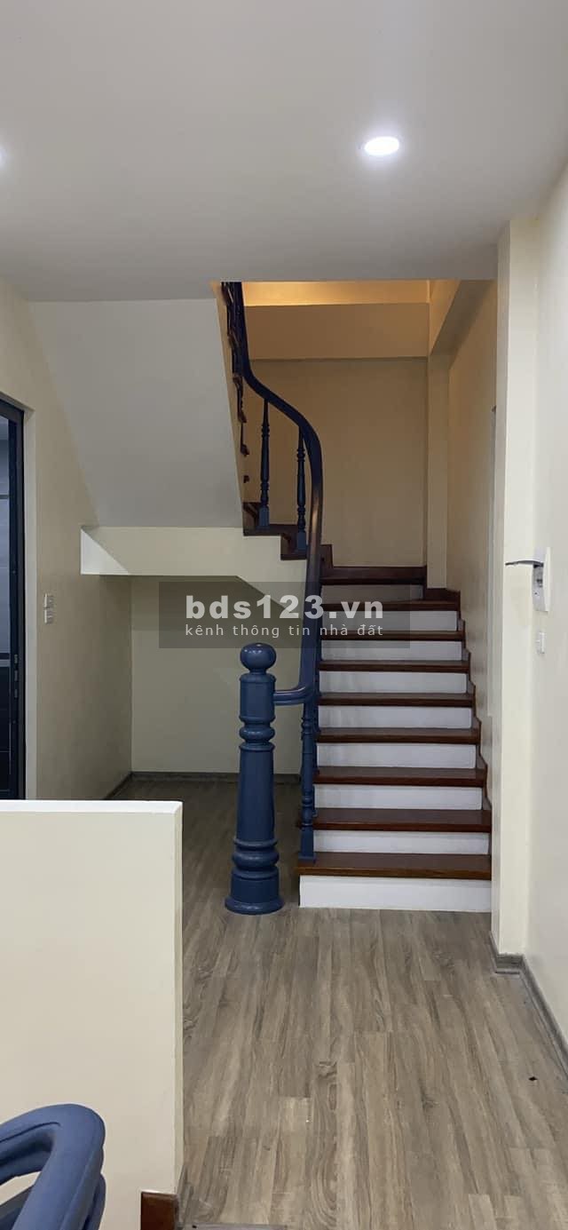 Nhà phân lô ngõ 3 Phạm Tuấn Tài. 56m2 - 6T thông sàn- tiện kinh doanh .Giá 12.5 tỷ
