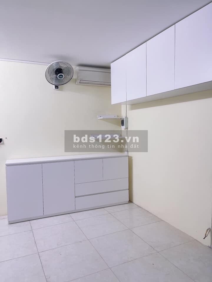 Bán gấp nhà Trần Khát Chân, 5 tầng, 2 mặt thoáng tặng nội thất, giá 1.85 tỷ