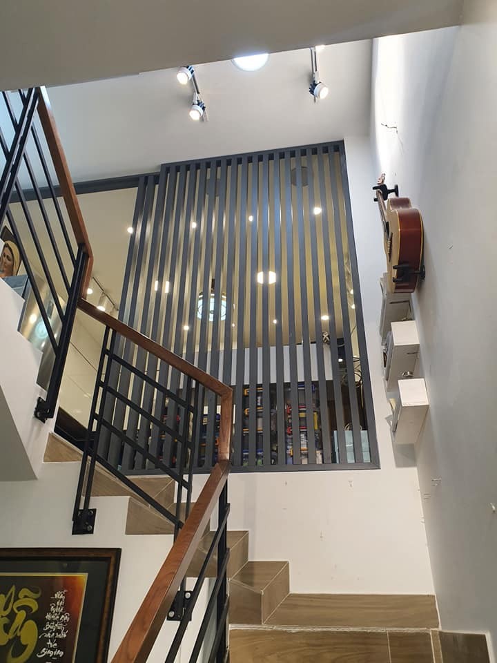 Bán nhà Quận 10. nhà 3 tầng nở hậu diện tích 32m2 không lộ giới giá chỉ 2,3 tỷ