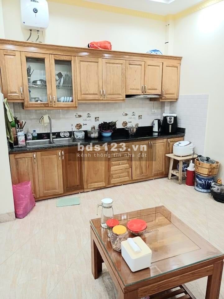 Bán nhà đường Láng, Đống Đa. DT 40m, 5 tầng, mt 4.5m, giá chỉ 4.9 tỷ, 2 mặt ngõ
