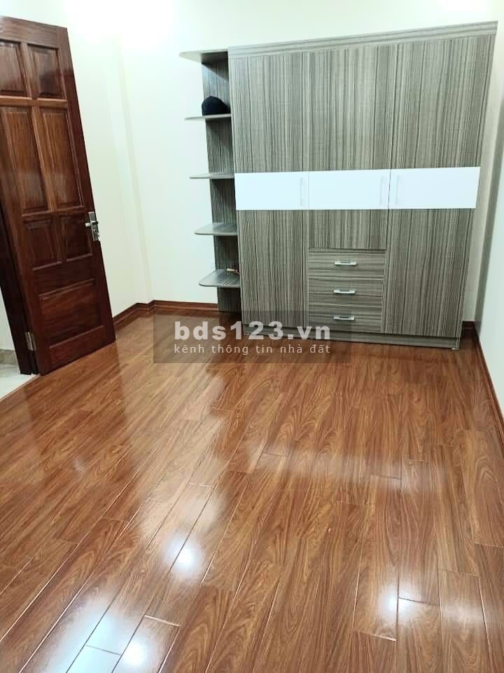 Bán nhà đường Láng, Đống Đa. DT 40m, 5 tầng, mt 4.5m, giá chỉ 4.9 tỷ, 2 mặt ngõ
