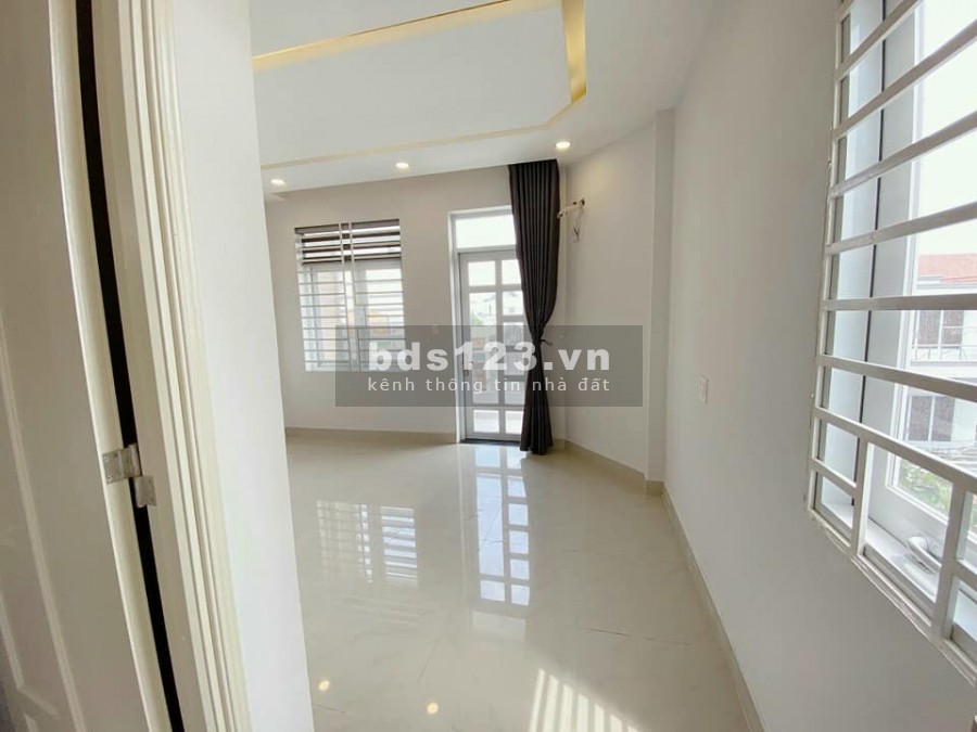 Bán nhà mặt tiền đường số 15, Hiệp Bình Phước, Thủ Đức, dt 75m2, giá 6.7 tỷ