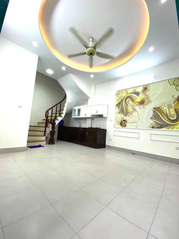 Nguyễn khoái lô góc, tầm tiền lên hình là bay, dt 25m2, 4 tầng, mt 4m, giá. 1 tỷ 8