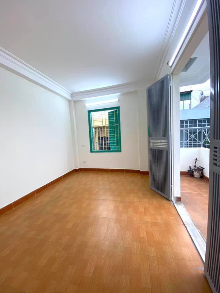 Nguyễn khoái lô góc, tầm tiền lên hình là bay, dt 25m2, 4 tầng, mt 4m, giá. 1 tỷ 8