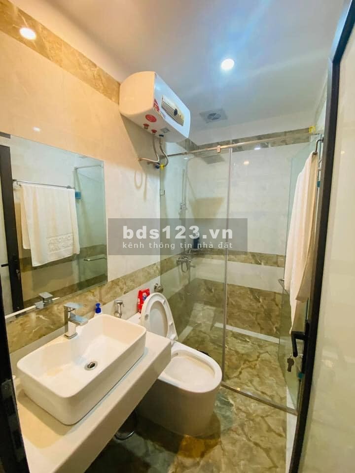 Bán nhà Đường Láng, Đống Đa, gần ngã tư Sở, dt 36m2, 5 tầng, giá 3.85 tỷ