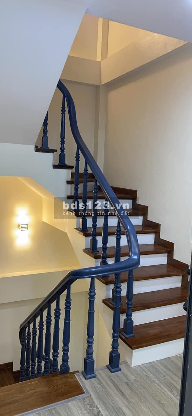 Nhà phân lô ngõ 3 Phạm Tuấn Tài. 56m2 - 6T thông sàn- tiện kinh doanh .Giá 12.5 tỷ