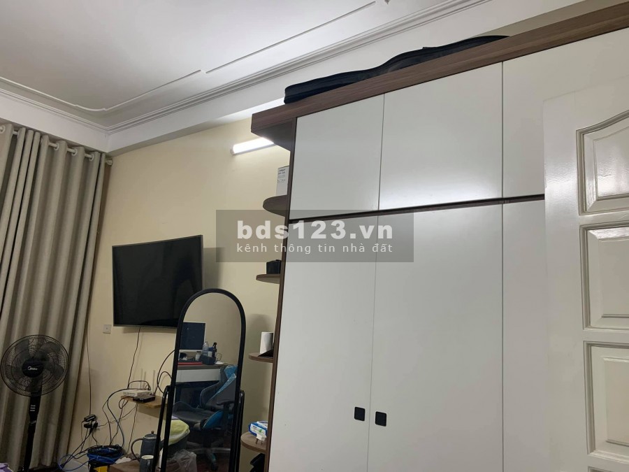 Bán nhà Đường Láng, Đống Đa, gần ngã tư Sở, dt 36m2, 5 tầng, giá 3.85 tỷ