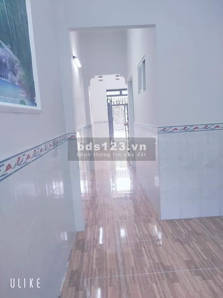 Bán nhà giá rẻ gần ngã tư Miếu Ông Cù Thuận An tỉnh Bình Dương, đường xe ra vào lớn