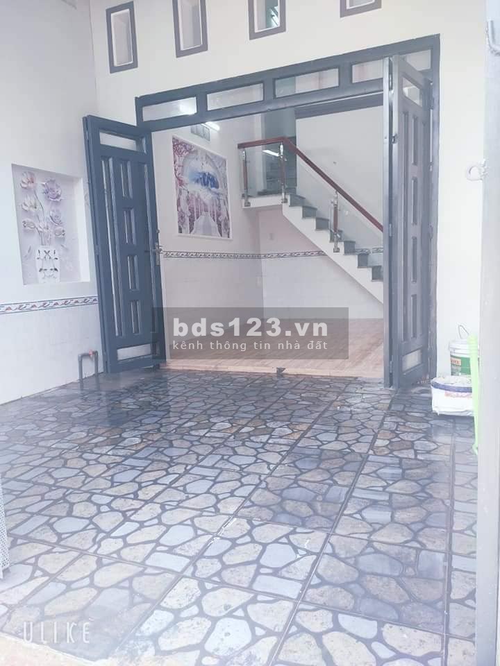 Bán nhà giá rẻ gần ngã tư Miếu Ông Cù Thuận An tỉnh Bình Dương, đường xe ra vào lớn