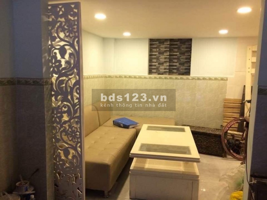 Nhà gần hẻm xe hơi Lạc Long Quân Tân Bình dt 37m2 (4.3x8.5) giá chỉ 4tỷ8
