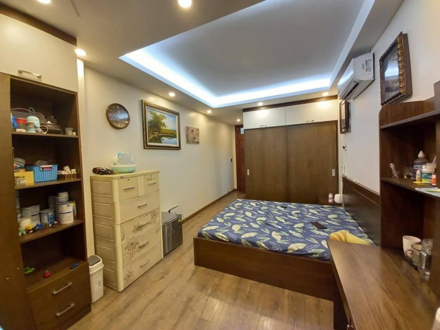 Bán nhà Nguyễn Hoàng ô tô đỗ cửa. thang máy KD, tặng nội thất nhập khẩu, nhà xây tâm huyết.
