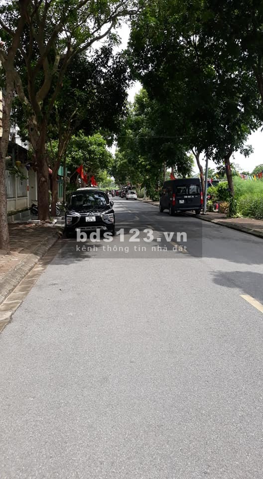 BT07 KĐT Việt Hưng, Mặt Tiền Đẹp, 180m2 MTx10m Việt Hưng L.Biên