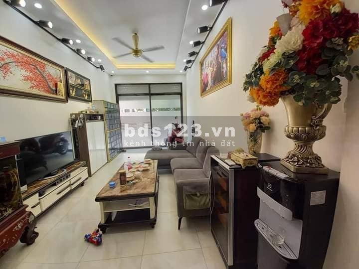 Cần bán nhà Nguyễn Hoàng, 36m2 x 6Tầng Thang máy. Ô tô đỗ tận cửa. Nở hậu. Giá 6.1 tỷ.