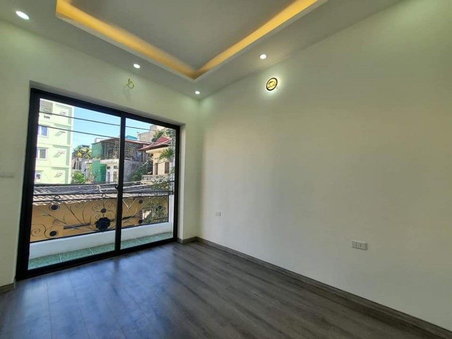 Nhỉnh 5 tỷ có ngay nhà mới dt 50m2, 5 tầng, 6 pn, khu vực Tân Mai Quận Hoàng Mai