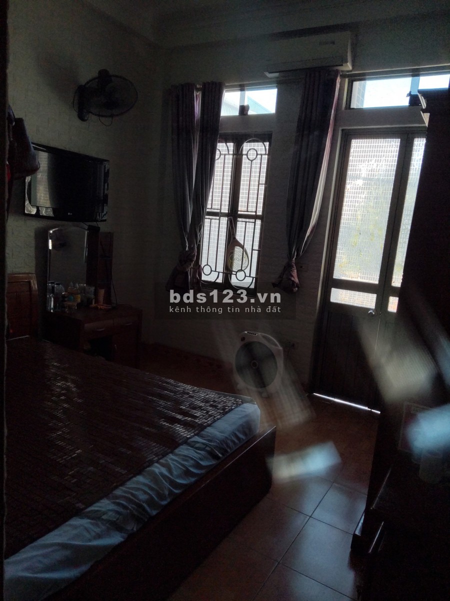 Bán gấp nhà 3 tầng Ngô Gia Tự ô tô đỗ cổng giá bán nguyên căn 2.75 tỷ