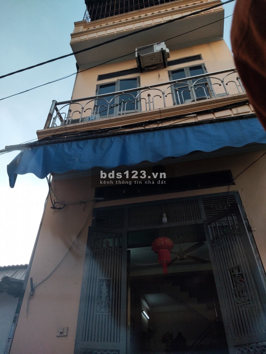 Bán gấp nhà 3 tầng Ngô Gia Tự ô tô đỗ cổng giá bán nguyên căn 2.75 tỷ