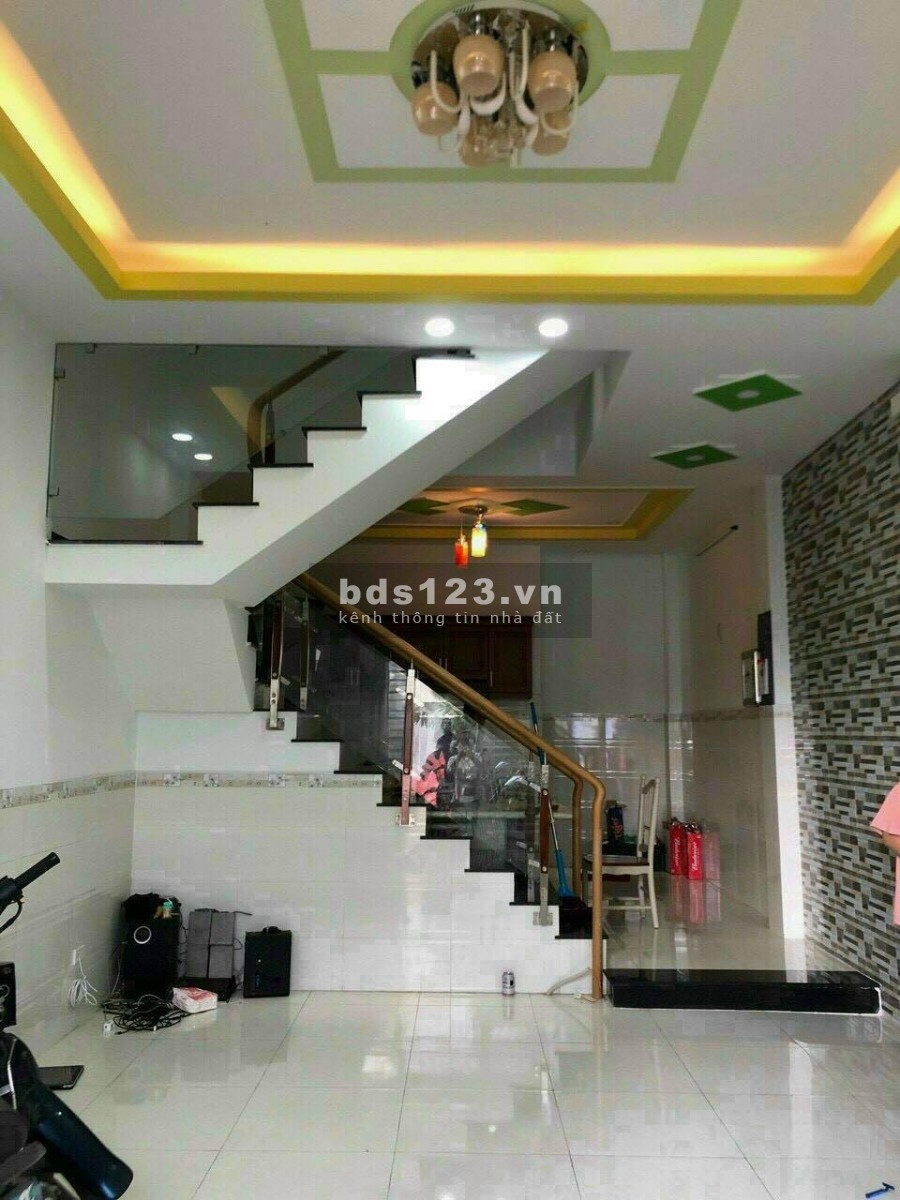 Nhà 3 lầu, hẻm xe hơi ngay bệnh viện quận 12, nhận nhà chỉ 2,9 tỷ