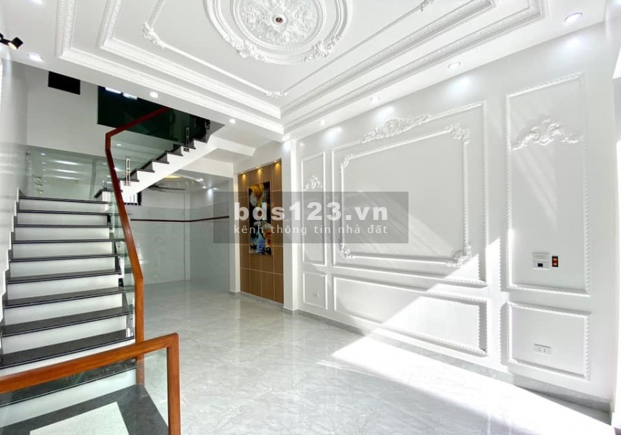 Bán siêu phẩm Trần Duy hưng, dt 65m2, 6 phòng ngủ, mt 4.2m, cách phố 20m, giá 7.2 tỷ