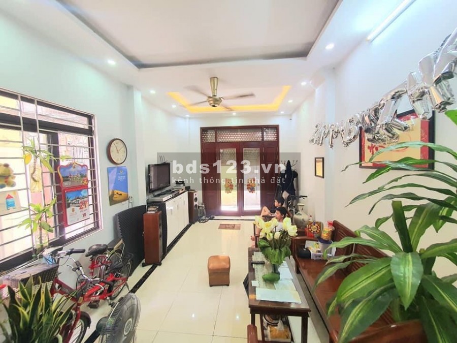 Bán gấp nhà Giáp Bát! Lô góc, gần phố, ba gác đua, nhà đẹp 43m2 nhỉnh 4 tỷ