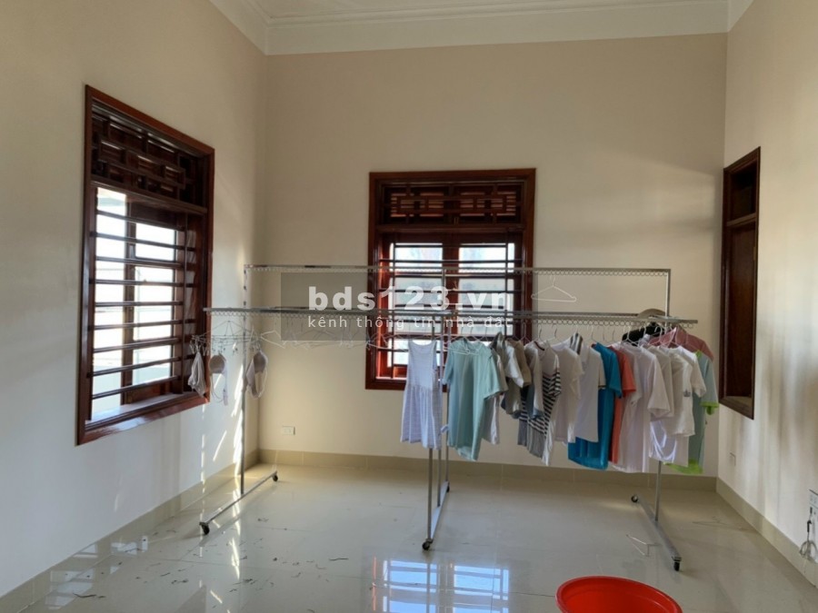 Bán nhà khu trung tâm Hải Tân, TP HD, 183.4m2, 4 tầng, mt 7m, tầng hầm, KD sầm uất