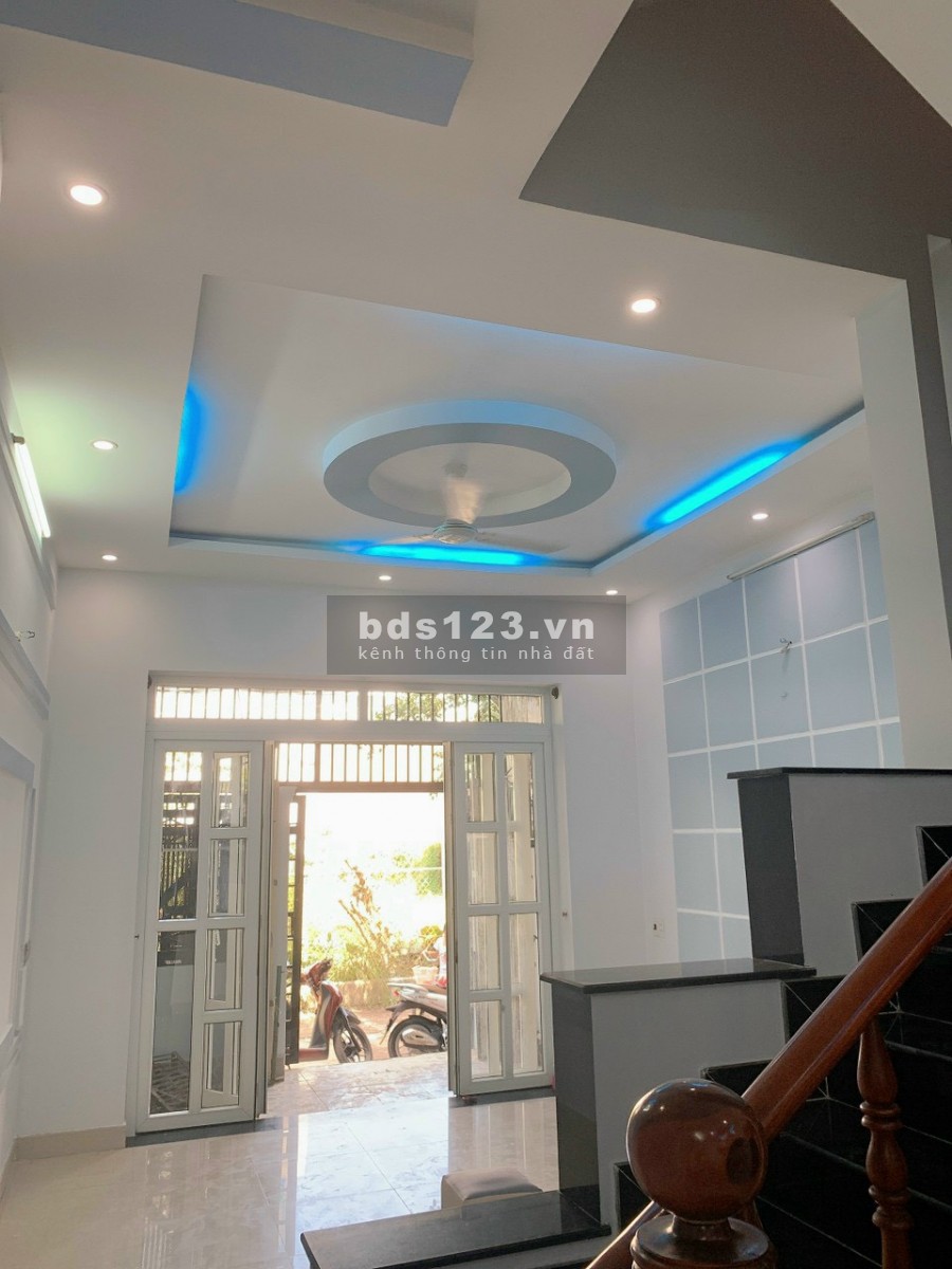 Bán nhà 1 trệt, 1 lầu cuối Đặng Thúc vịnh, qua cầu Rạch Tra là đến, đường 5m