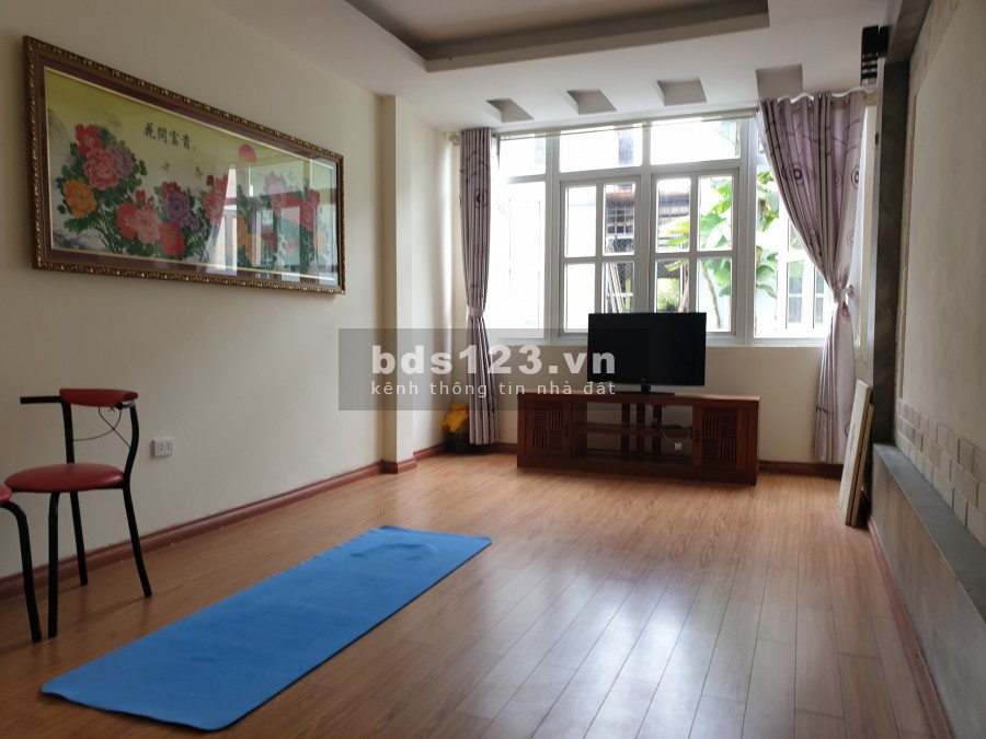 Bán nhà nguyên căn riêng Phường Ngọc Thụy, Quận Long Biên, oto đỗ cửa.