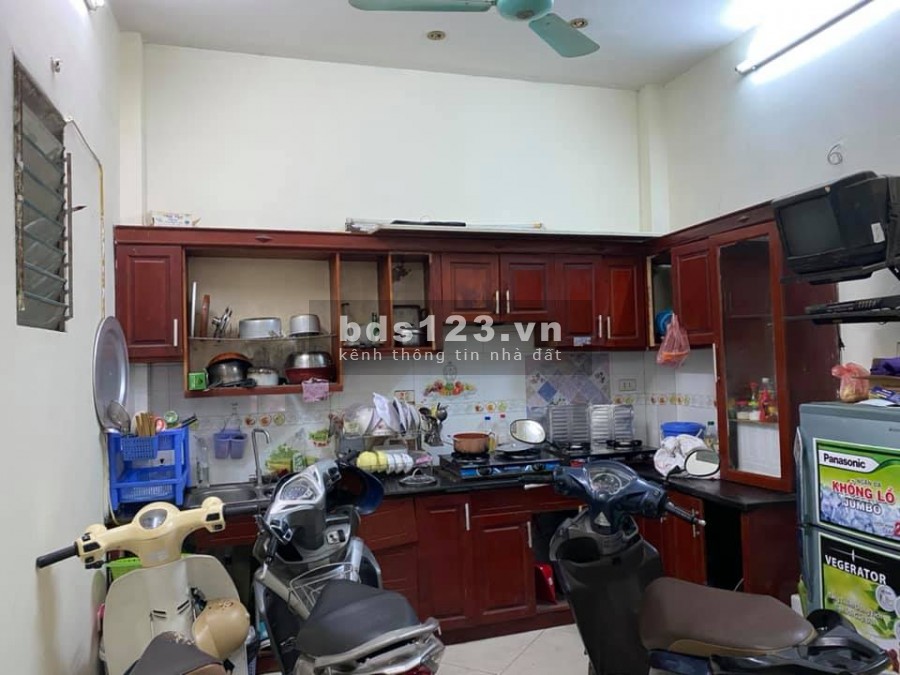 Bán nhà Ngõ Quỳnh, Quận Hai Bà Trưng dt 40m2, 5 tầng giá bán 3,4 tỷ