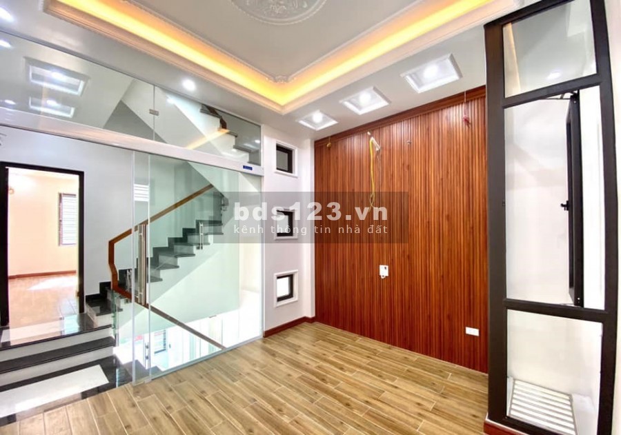 Bán siêu phẩm Trần Duy hưng, dt 65m2, 6 phòng ngủ, mt 4.2m, cách phố 20m, giá 7.2 tỷ