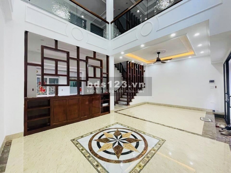 Nhà 5 tầng cực đẹp và hiện đại - Gần Bv Tâm Anh. 50m2 x Mt 7m giá 5.85 tỷ