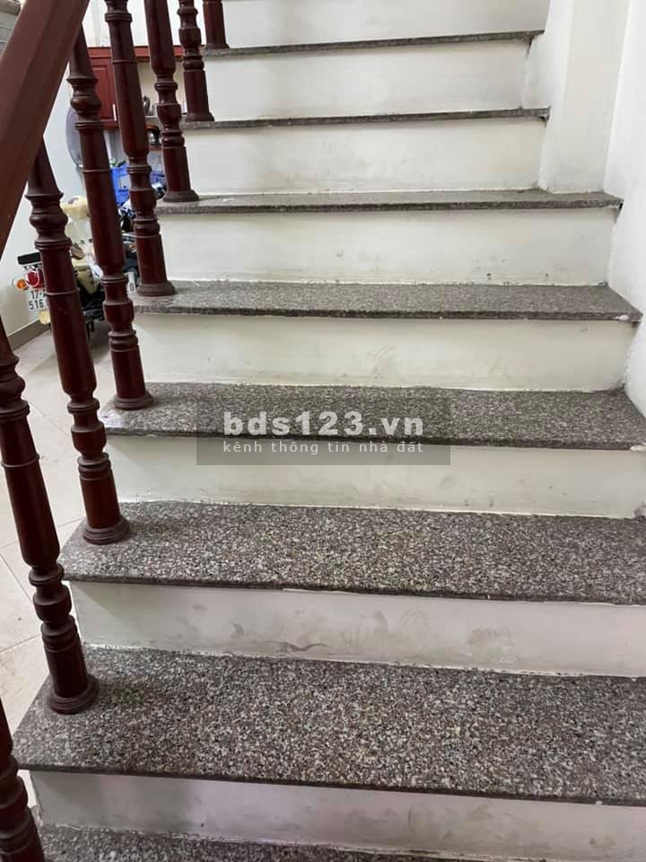 Bán nhà Ngõ Quỳnh, Quận Hai Bà Trưng dt 40m2, 5 tầng giá bán 3,4 tỷ