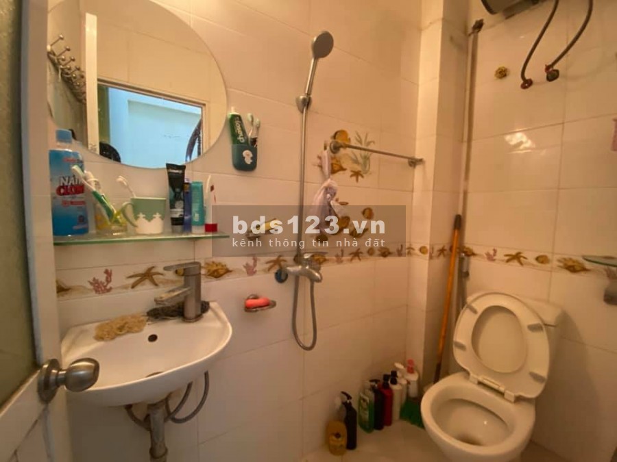 Bán nhà Ngõ Quỳnh, Quận Hai Bà Trưng dt 40m2, 5 tầng giá bán 3,4 tỷ
