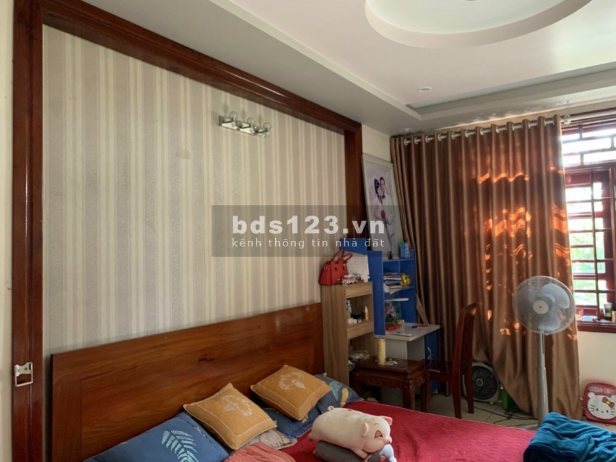 Bán nhà khu trung tâm Hải Tân, TP HD, 183.4m2, 4 tầng, mt 7m, tầng hầm, KD sầm uất