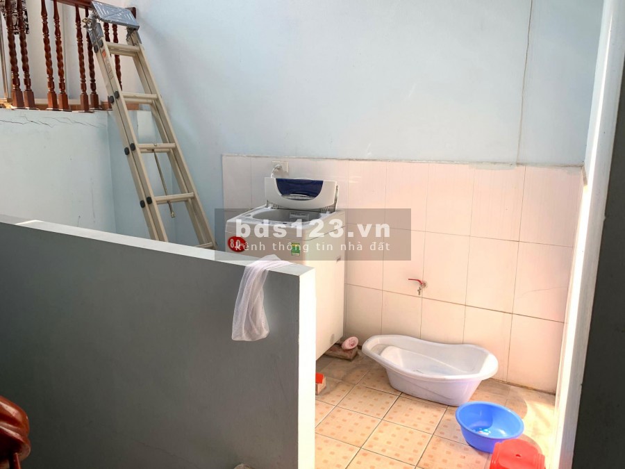 Nhà nguyên căn rộng 58m2, 3 tầng đúc kiên cố, nhà đẹp Hà Cầu, ô tô đỗ cửa