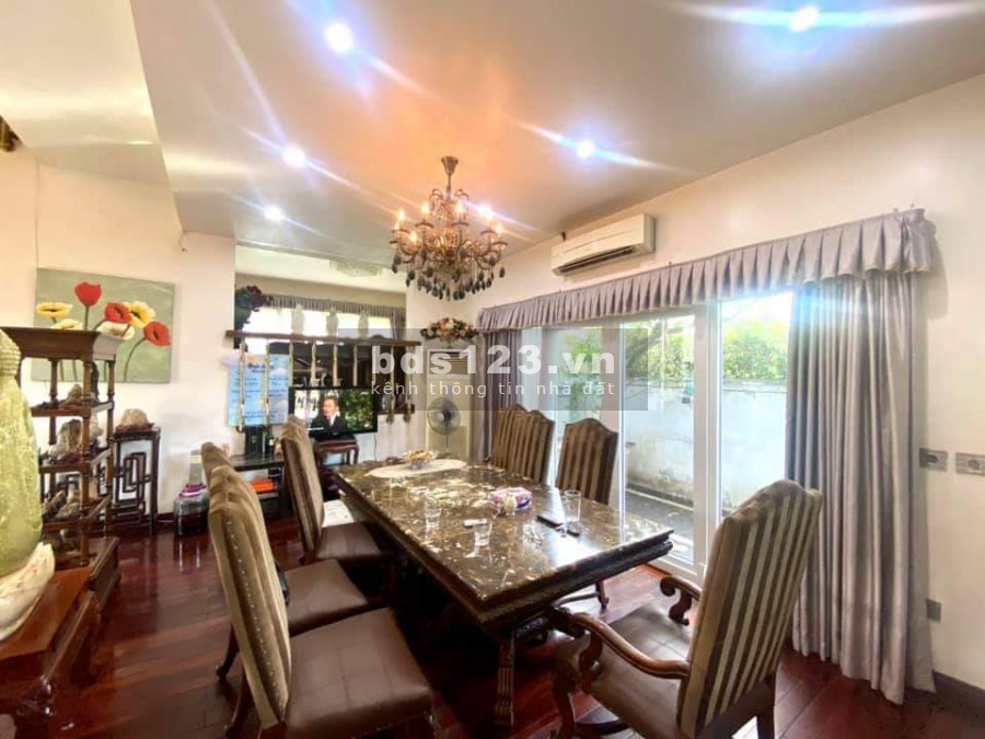 Siêu hiếm lô góc Nguyễn Văn Cừ, dtsd 362m2, mặt tiền 13.5m2, 4 tầng đúc