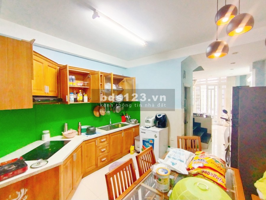 Hàng ngộp cần bán nguyên căn 46m2, 3 tầng đúc, dt 46m2, sát Aeon Mall lh 0886880910