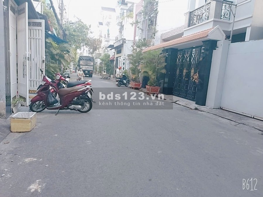 Bán nhà Đường Lê Văn Qưới, Quận Bình Tân dt 4M*11M, giá 3.5 tỷ hẻm xe tải 1 set