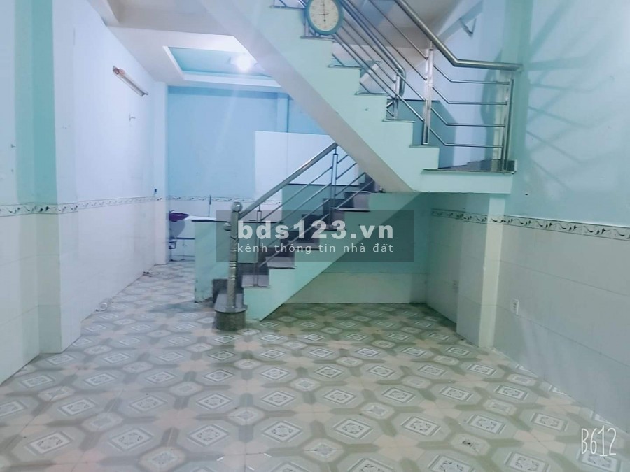 Bán nhà Đường Lê Văn Qưới, Quận Bình Tân dt 4M*11M, giá 3.5 tỷ hẻm xe tải 1 set