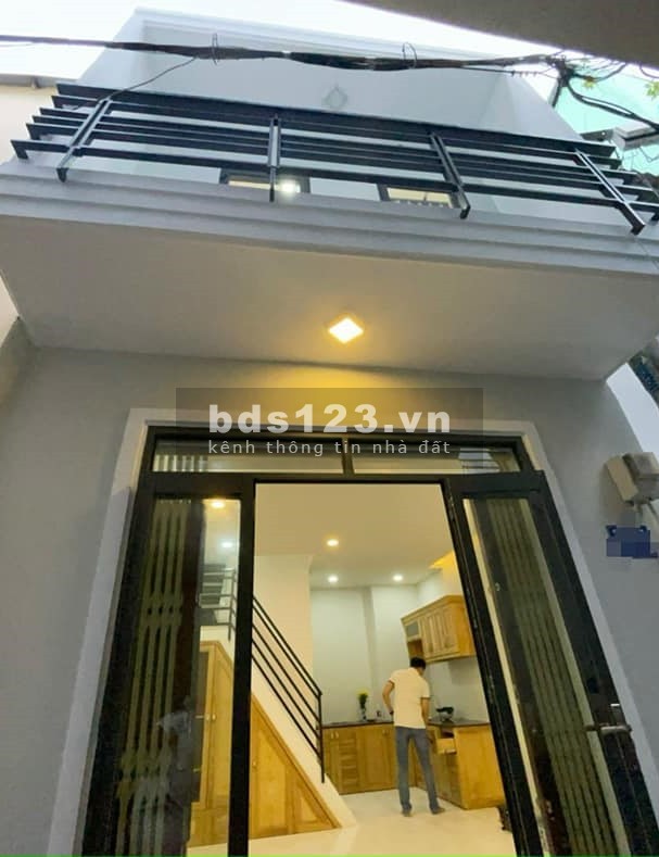 Bán nhà 16m2 Bùi Thế Mỹ, nở hậu, hẻm xe hơi, p 9 q Tân Bình, 1 tỷ 698