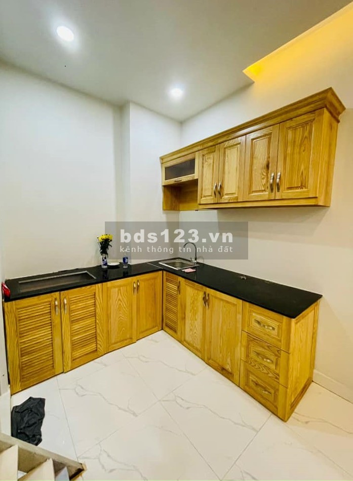 Bán nhà 16m2 Bùi Thế Mỹ, nở hậu, hẻm xe hơi, p 9 q Tân Bình, 1 tỷ 698