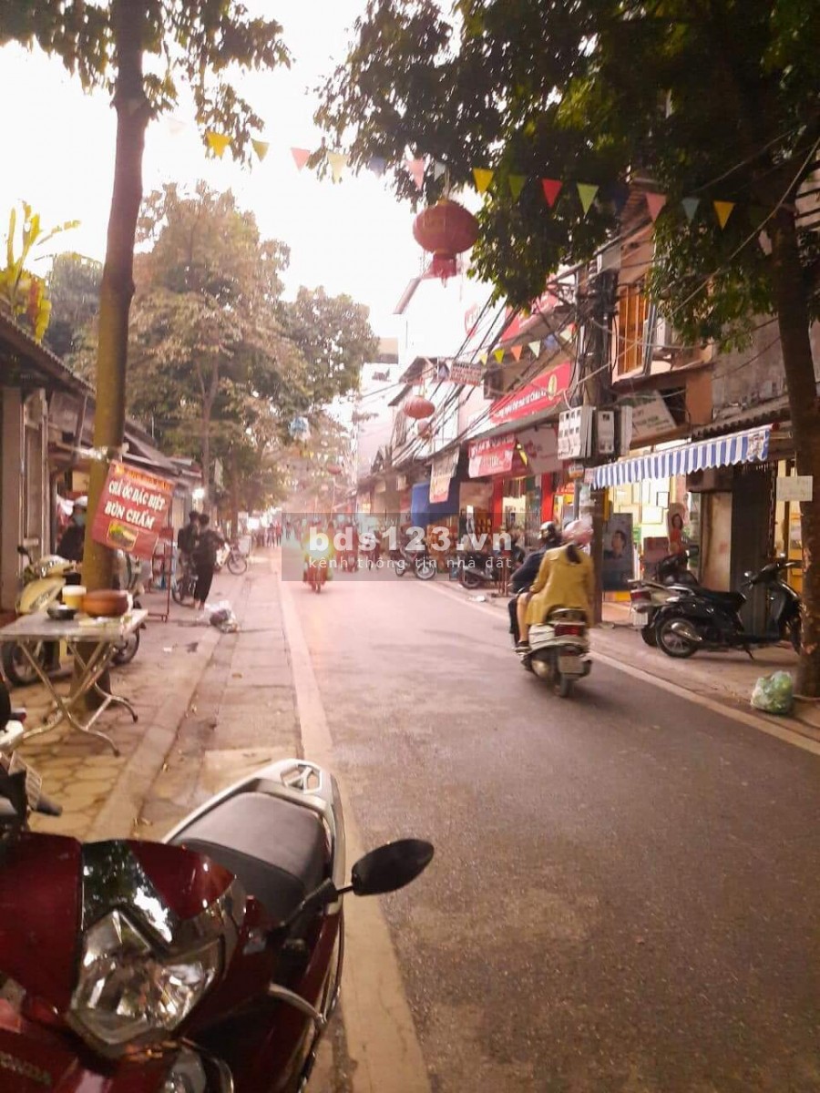 Âu Cơ, 78mX4.5mMT, Ngay chợ Tứ Liên. Kinh Doanh Sầm uất. Giá 7.8 tỷ.