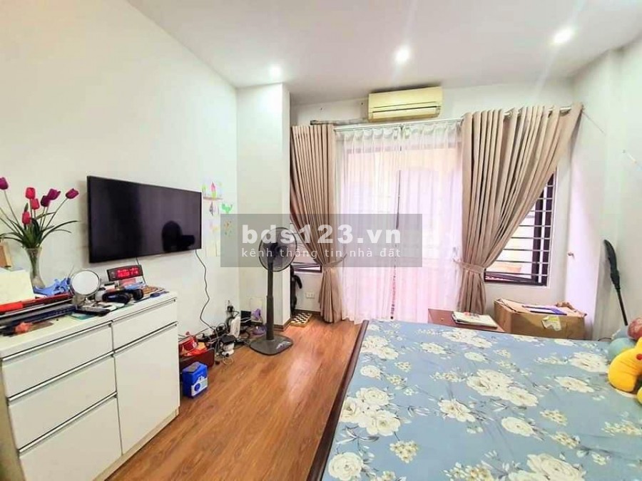 Bán gấp nhà Giáp Bát! Lô góc, gần phố, ba gác đua, nhà đẹp 43m2 nhỉnh 4 tỷ