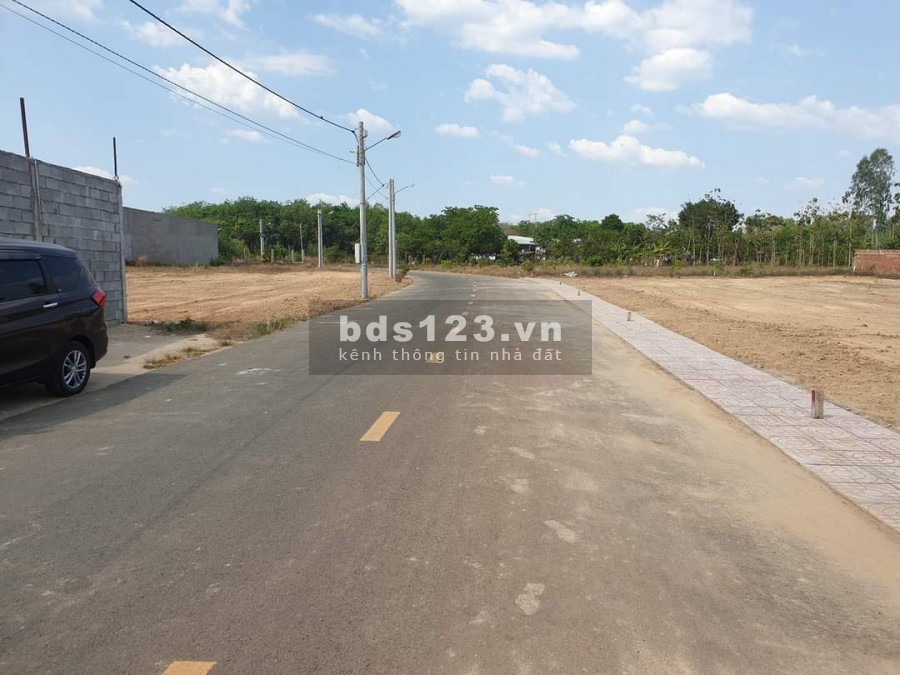 Đất nền sổ sẵn mặt tiền Nguyễn Văn Linh - Đồng Phú, giá bán 450 triệu/150m2