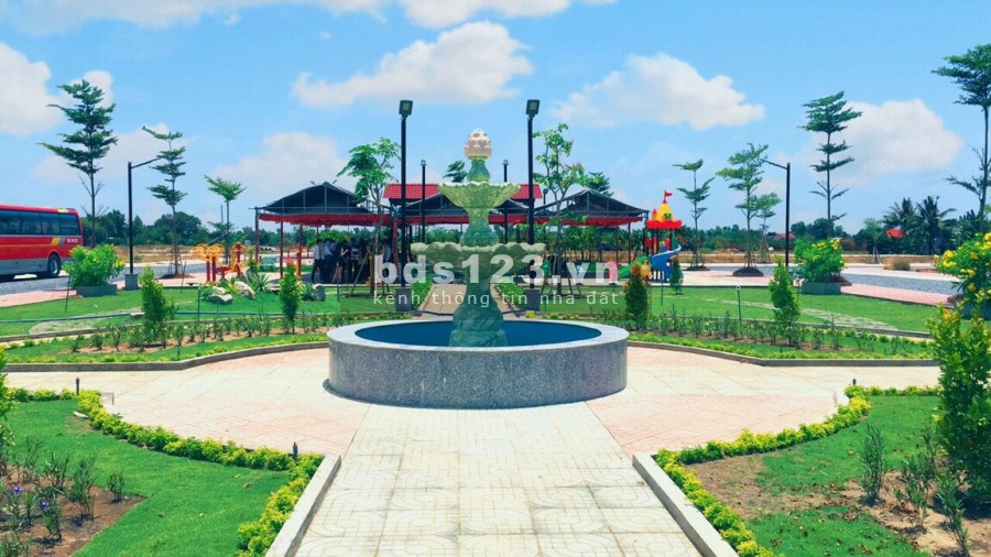 Cần tiền bán gấp đất nền mặt tiền QL50 Cần Giuộc. Lh: 0917433968