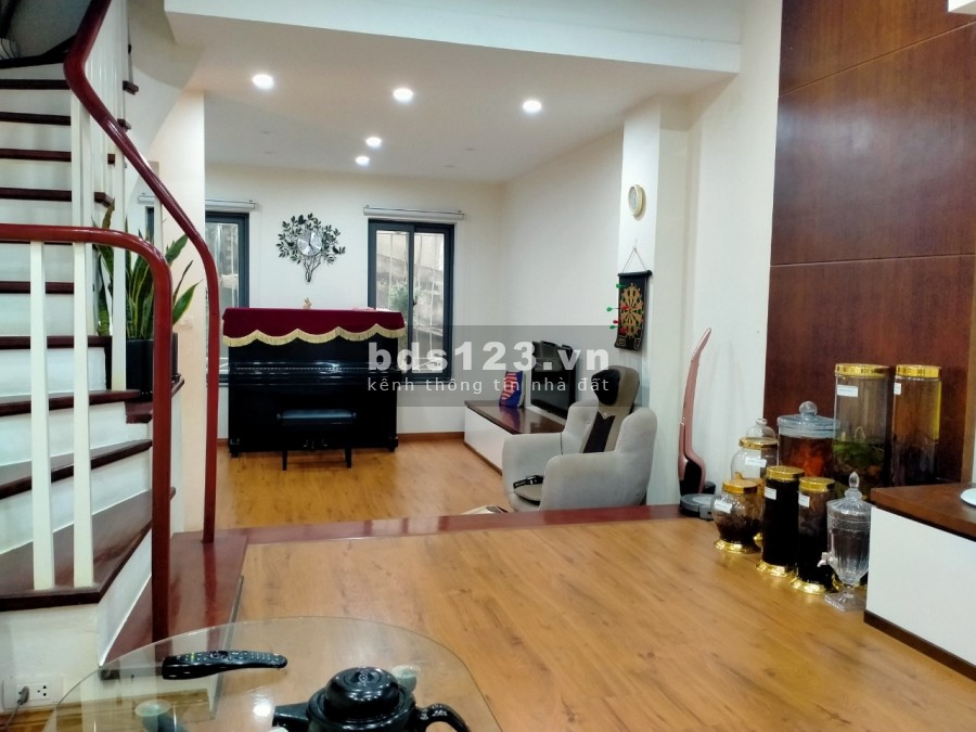 Bán nhà siêu hot Thái Hà, Đống Đa, dt 40m2, ô tô đỗ cách 10m, tặng nội thất, giá 7.05 tỷ