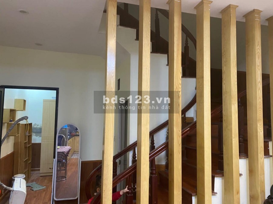 Nhà đẹp phố Hào Nam, dt 48m2, 5 tầng, ô tô đỗ cửa, tặng nội thất, giá 7.1 tỷ